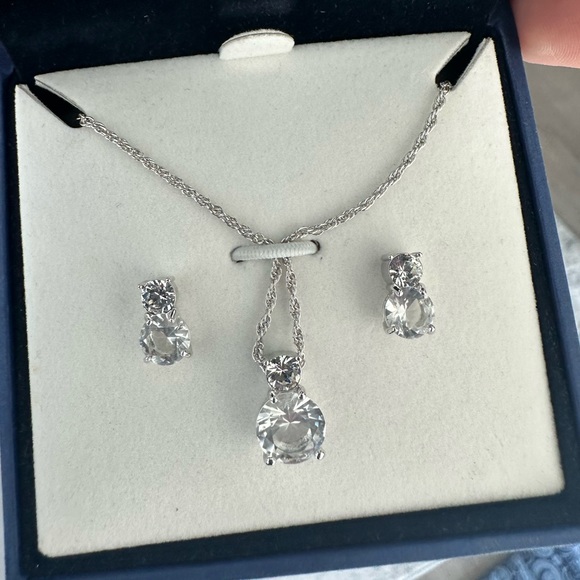 Swarovski Crystal Pendant and earrings - Picture 5 of 5